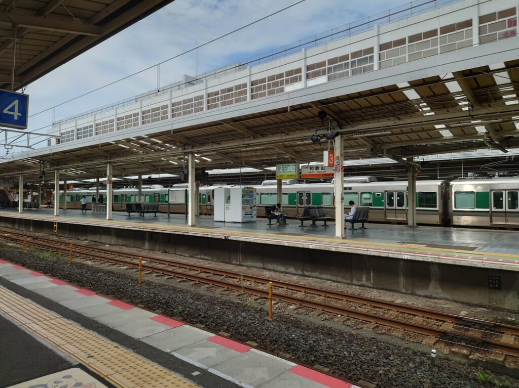 JR和歌山駅ホーム1