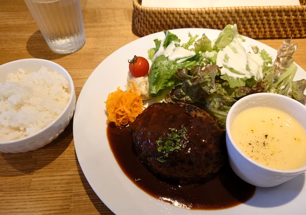 ハンバーグランチ